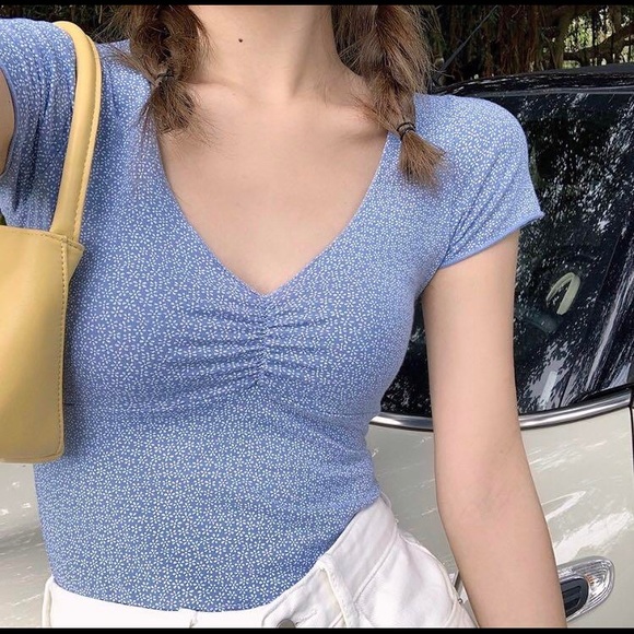 Brandy Melville Tops - Brandy Melville Gina shirt